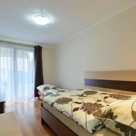 Проживание в семье Dafne 2 *