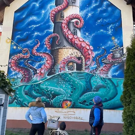 Dafne 2 Проживание в семье Нехоже