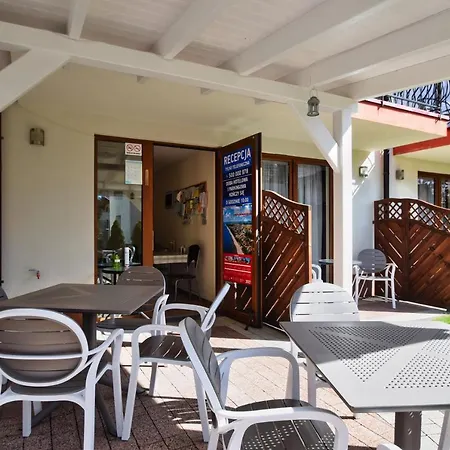 Проживание в семье Dafne 2 *